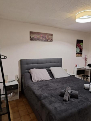 Chambre au 1er étage d'une villa